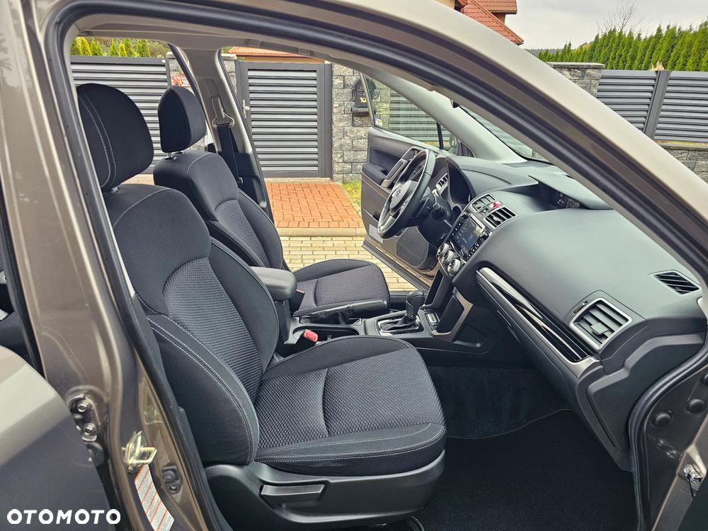 Subaru Forester 2.0 i Exclusive Lineartronic - 14