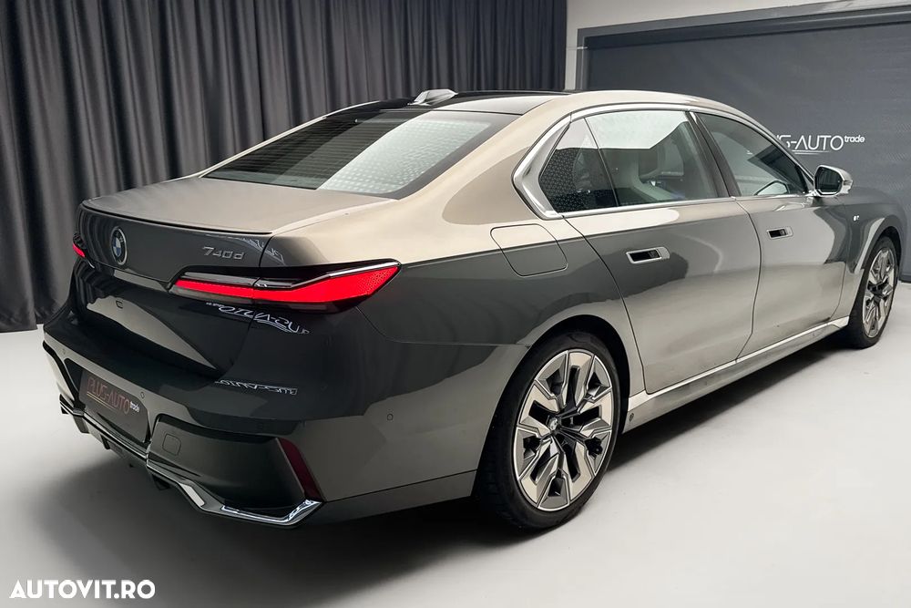 BMW Seria 7 740d xDrive MHEV - 12