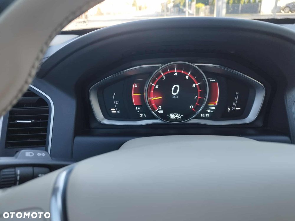 Volvo XC 60 T6 AWD Geartronic Momentum - 21
