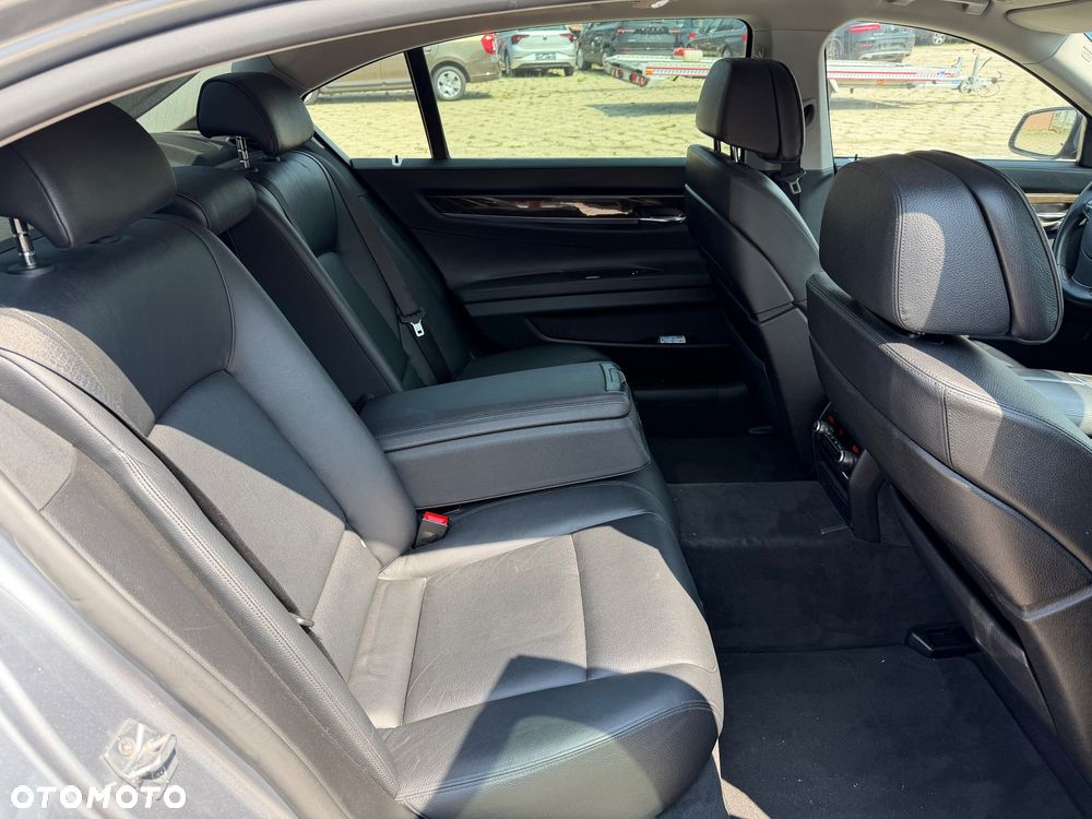 BMW Seria 7 730Ld - 21