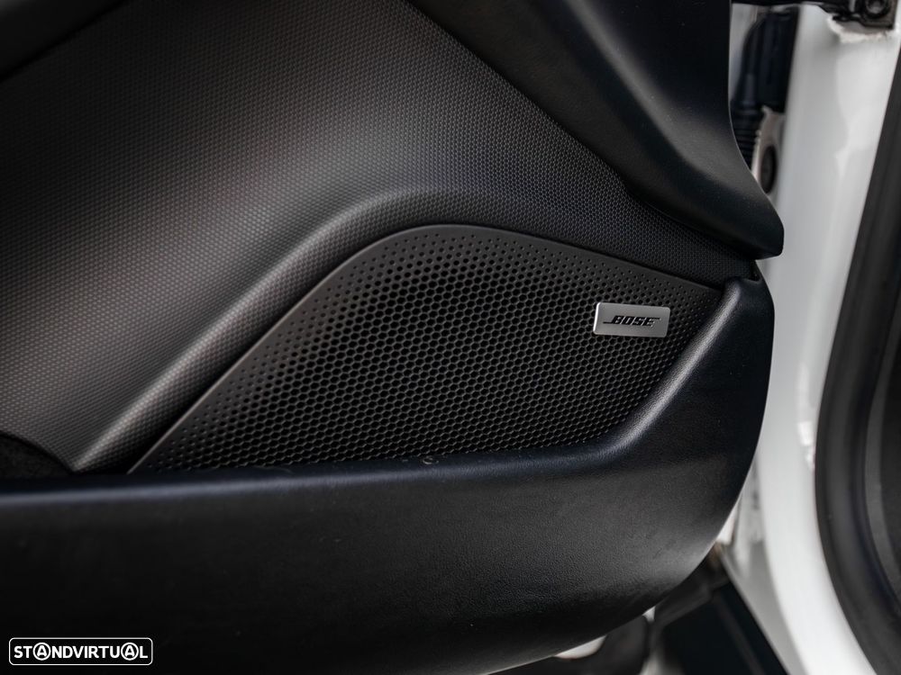 Porsche Taycan Cross Turismo 4S Sport bateria Performance Plus - 46