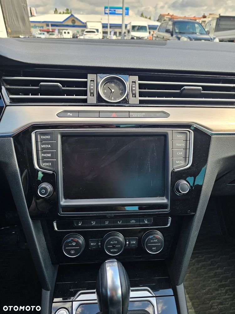 Volkswagen Passat 2.0 TDI BMT Highline DSG - 16