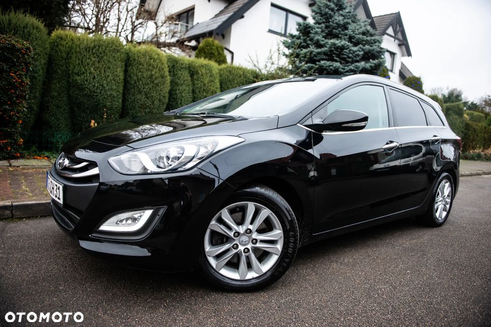 Hyundai i30 blue Kombi 1.6 GDi Passion - 1
