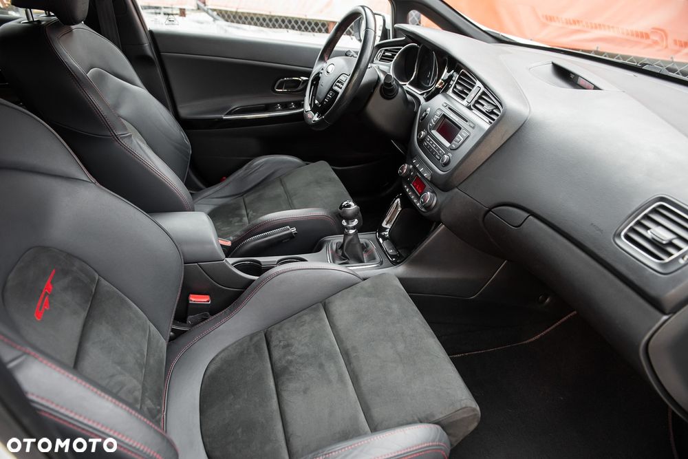 Kia Ceed 1.6 T-GDI GT L - 29
