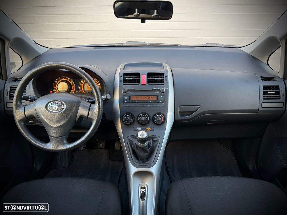 Toyota Auris 1.4 VVT-i AC+VSC - 6