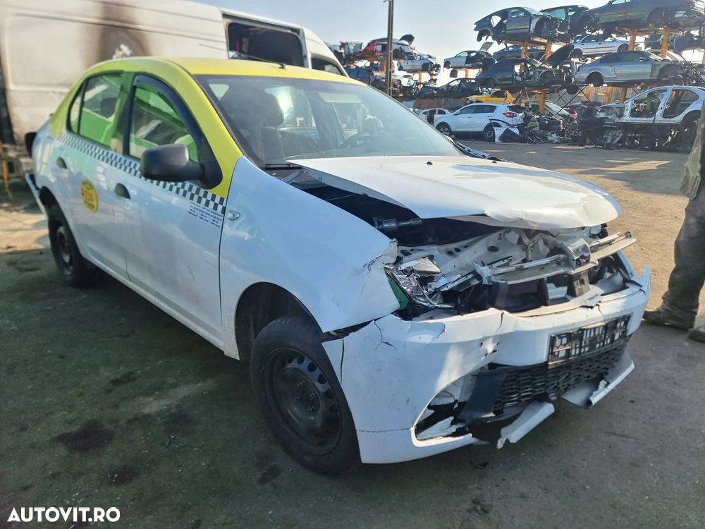 timonerie stop tripla oglinda usa portiera stanga dreapta  spira volan panou  clima cd-player ceasuri bord torpedou  grile ventilatie bord vas expansiune lichid parbriz  tulumba pompa frana Dacia Logan 2 facelift, an 2017, motor 1.0 SCe, 74cp cutie de viteze manuala 5 trepte cod JH3372 - 1