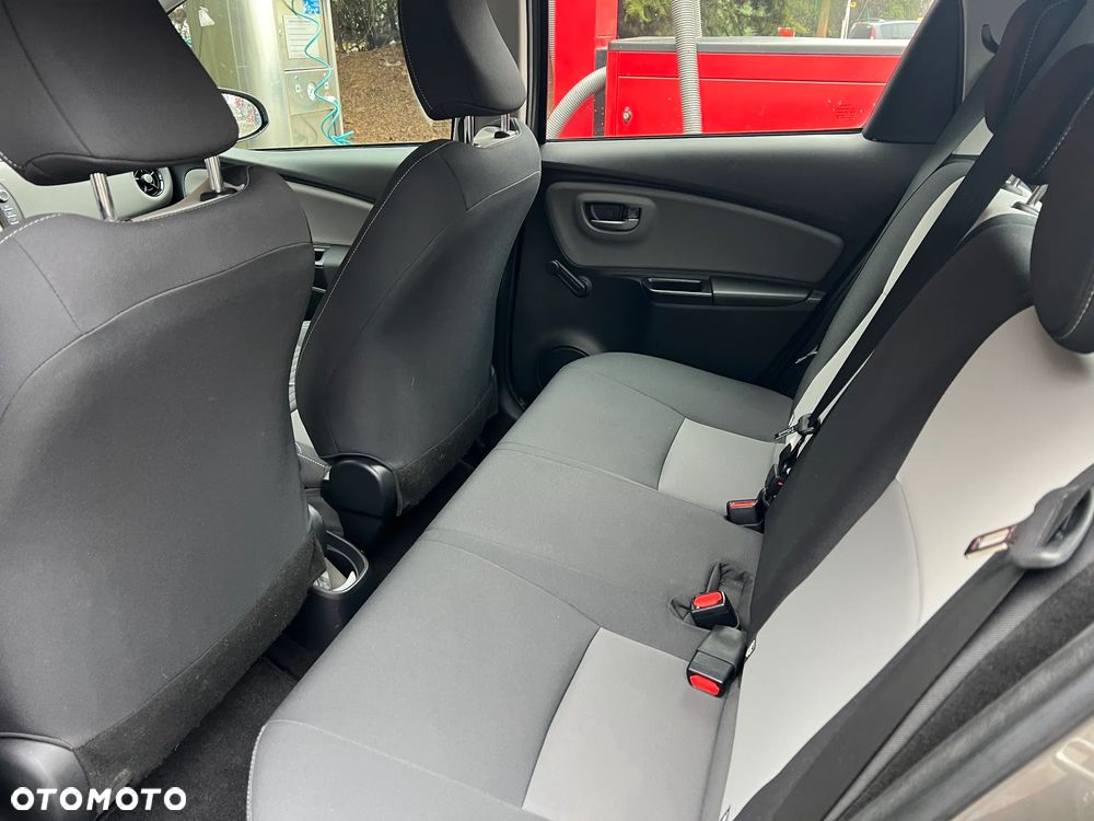 Toyota Yaris Hybrid 100 Active - 15