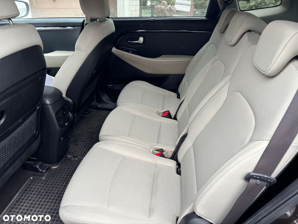 Kia Carens 1.7 CRDi L - 9