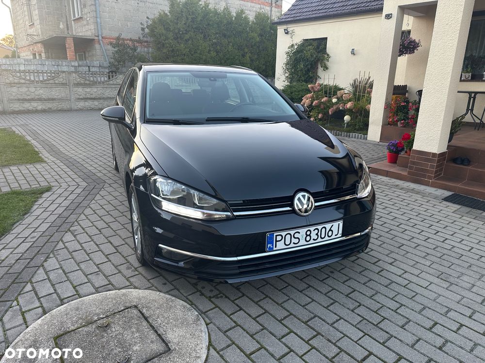 Volkswagen Golf - 1