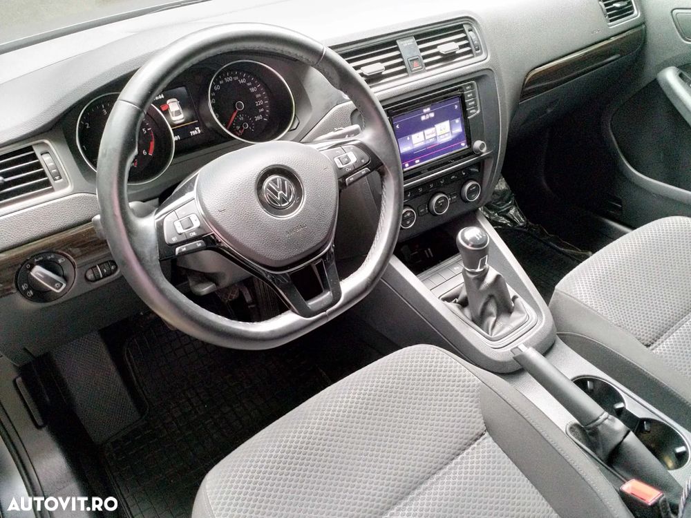 Volkswagen Jetta 2.0 TDI Comfortline - 5