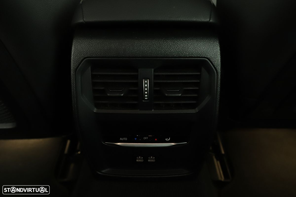 BMW i4 eDrive35 Pack Desportivo M - 29