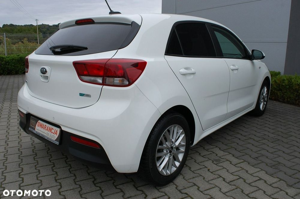 Kia Rio - 4