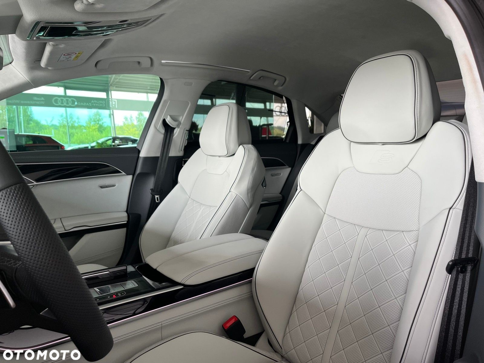 Audi A8 - 12