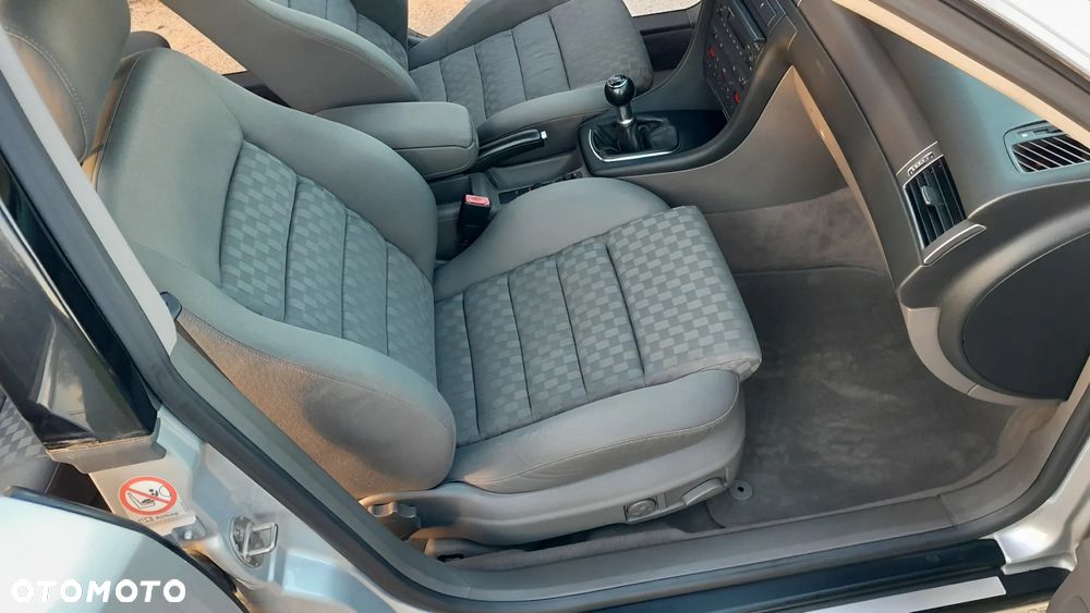 Audi A6 Limousine 2.4 - 25
