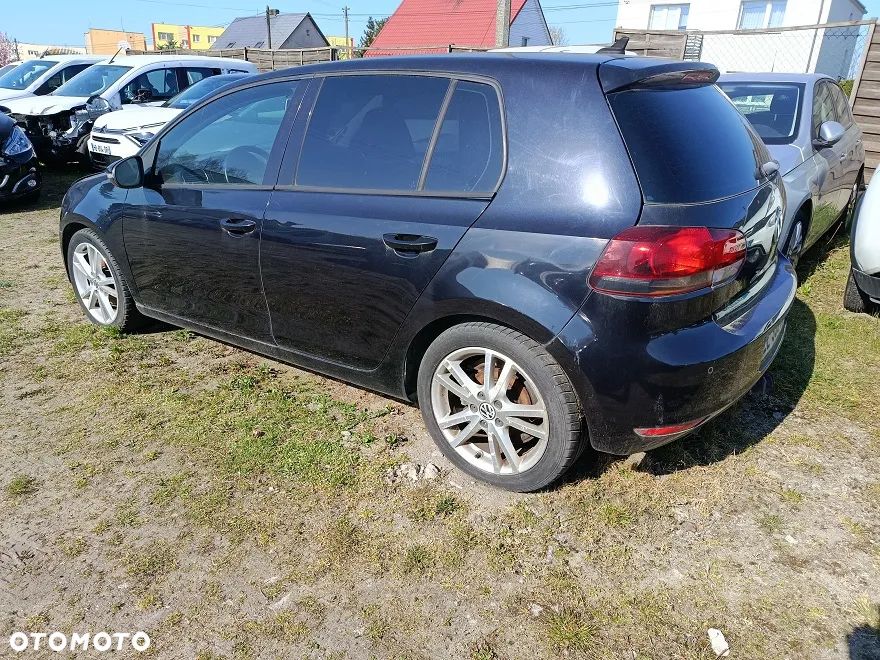Volkswagen Golf - 2
