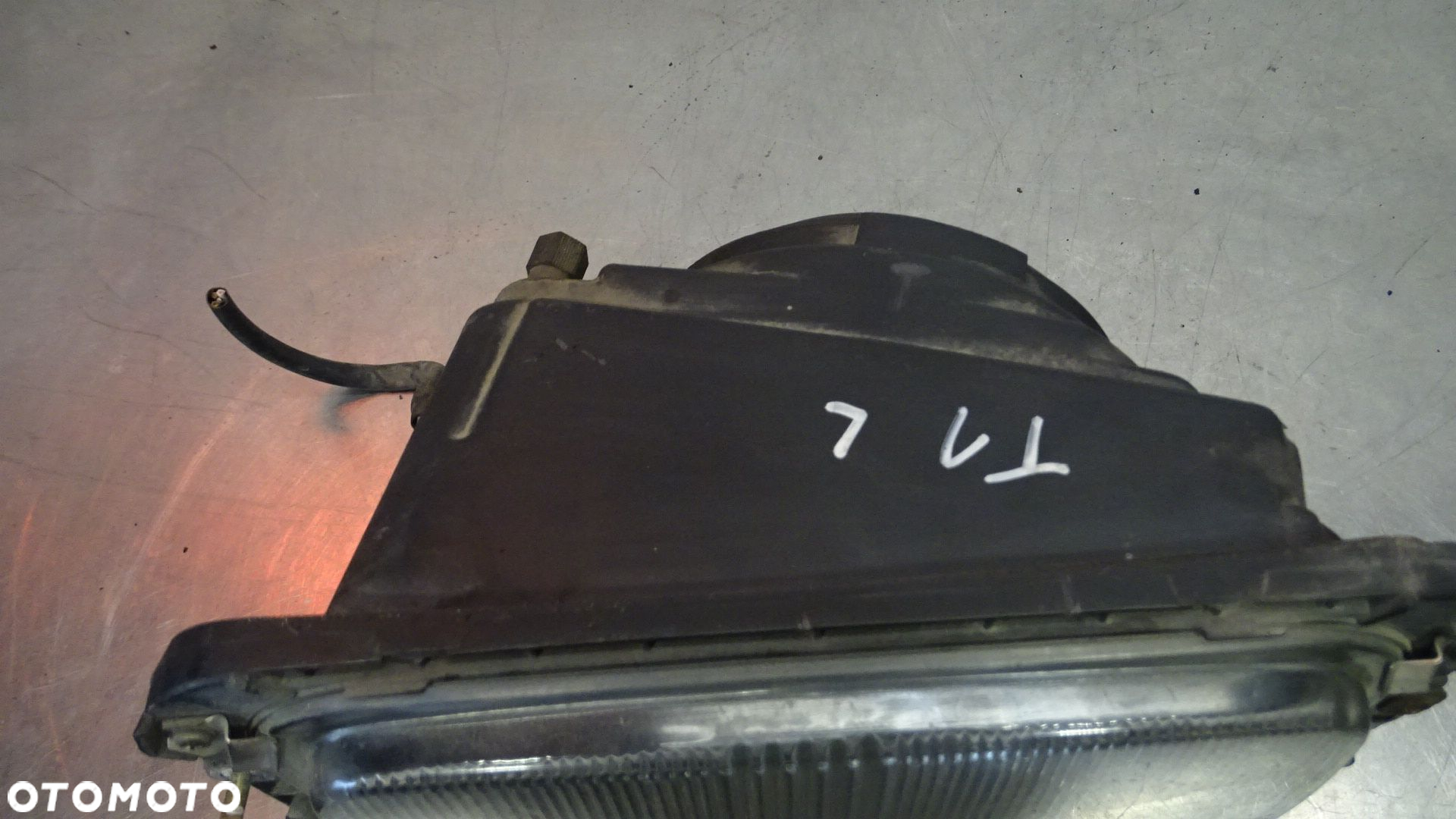 LAMPA LEWA PRZEDNIA MERCEDES T1 KACZKA 208D - 2