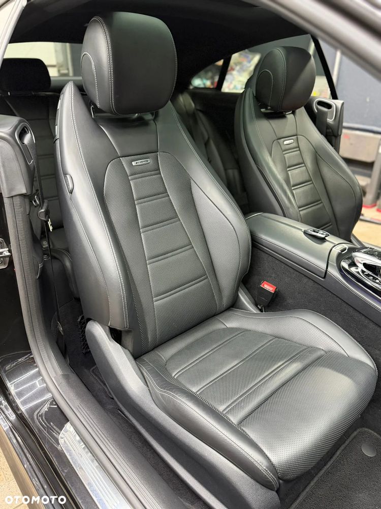 Mercedes-Benz Klasa E AMG 53 4Matic AMG Speedshift 9G-TRONIC - 32