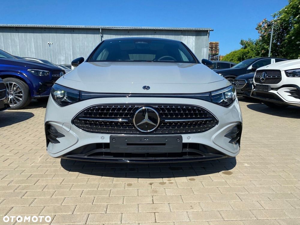 Mercedes-Benz CLA - 2