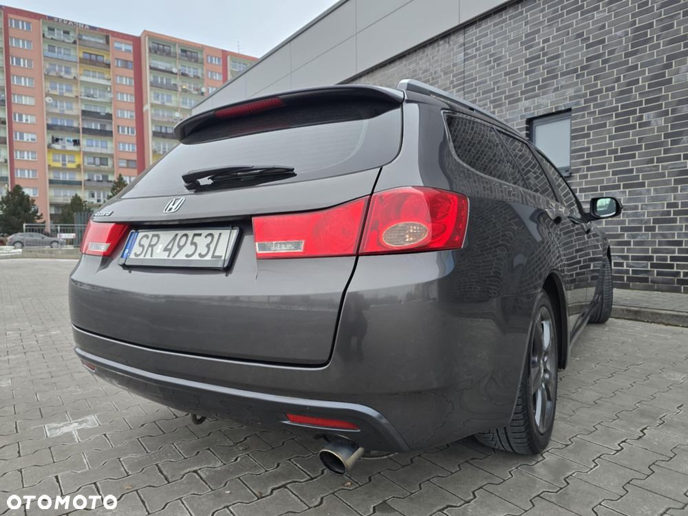 Honda Accord 2.0 Executive - 11