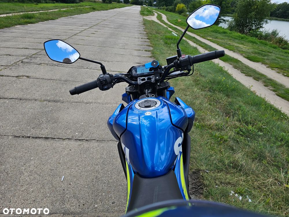 Suzuki GSX - 18