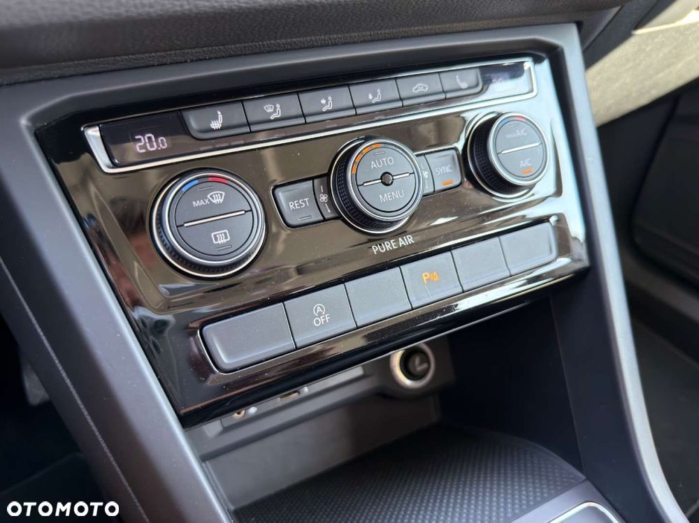 Volkswagen Touran - 33