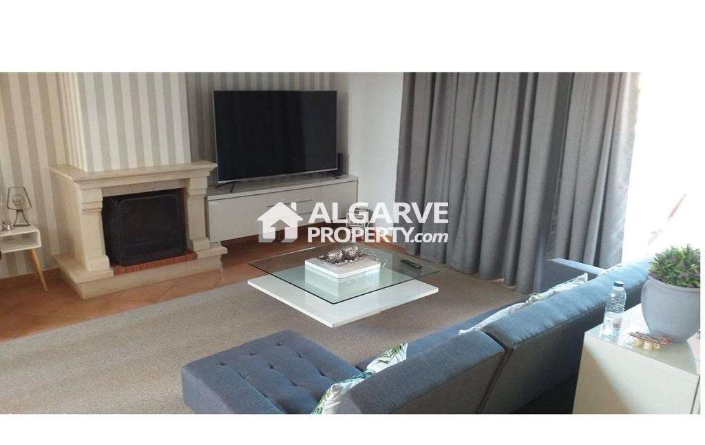 Moradia V4 localizada perto do golfe numa zona calma e residencial jun - Grande imagem: 5/24