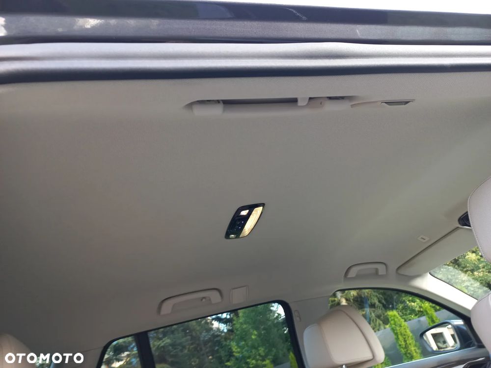 BMW Seria 5 520i - 23
