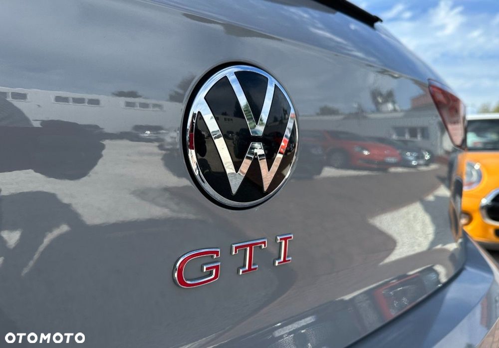 Volkswagen Golf - 10