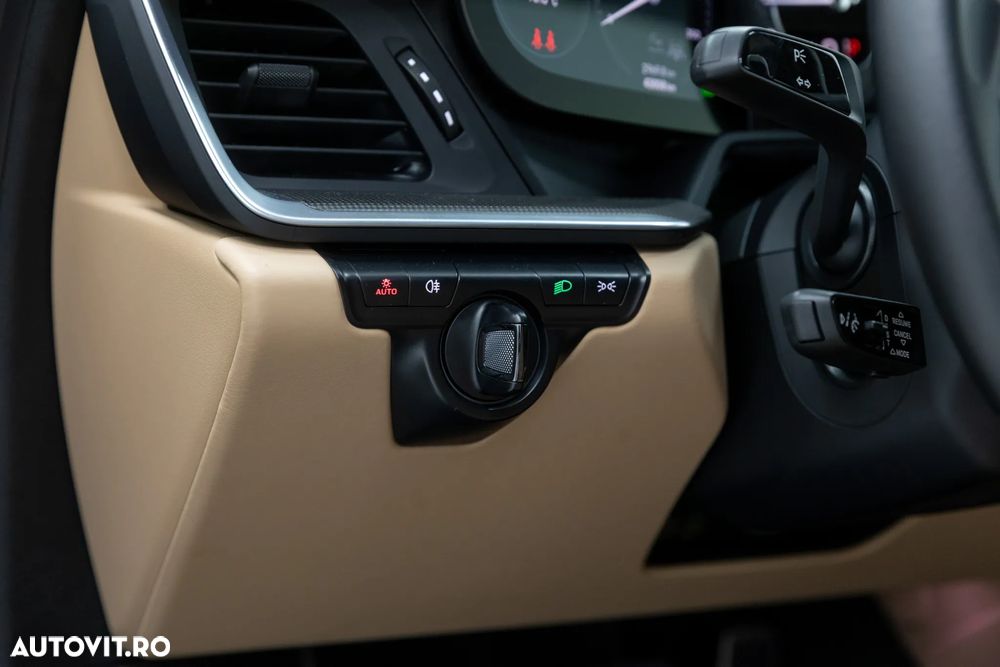 Porsche 911-TURBO-S Standard - 26