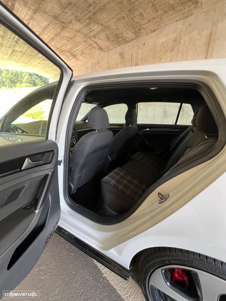 VW Golf 2.0 TSi GTi DSG - 8