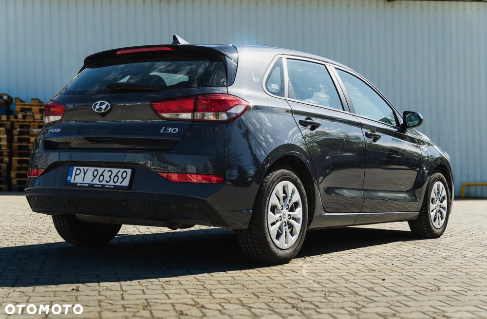 Hyundai i30 1.5 DPI Classic + - 5