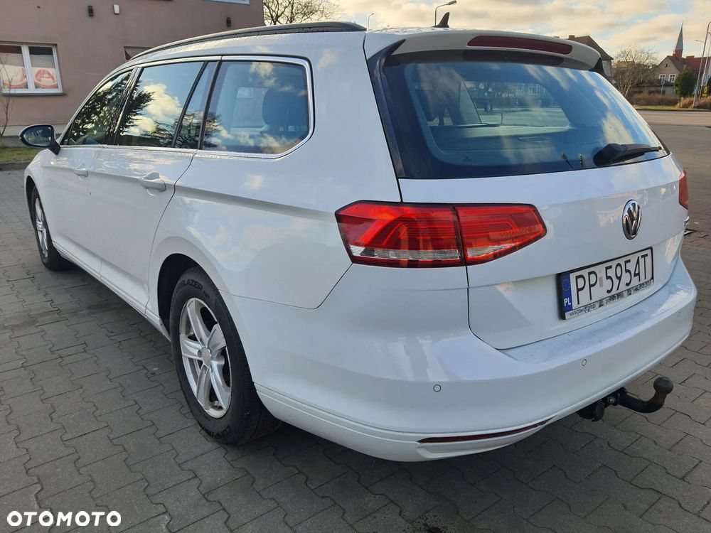 Volkswagen Passat 2.0 TDI SCR DSG Comfortline - 9