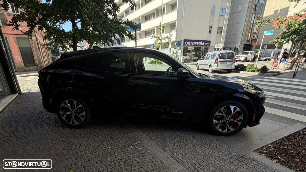 Ford Mustang Mach-E 75.7 kWh Premium AWD - 3