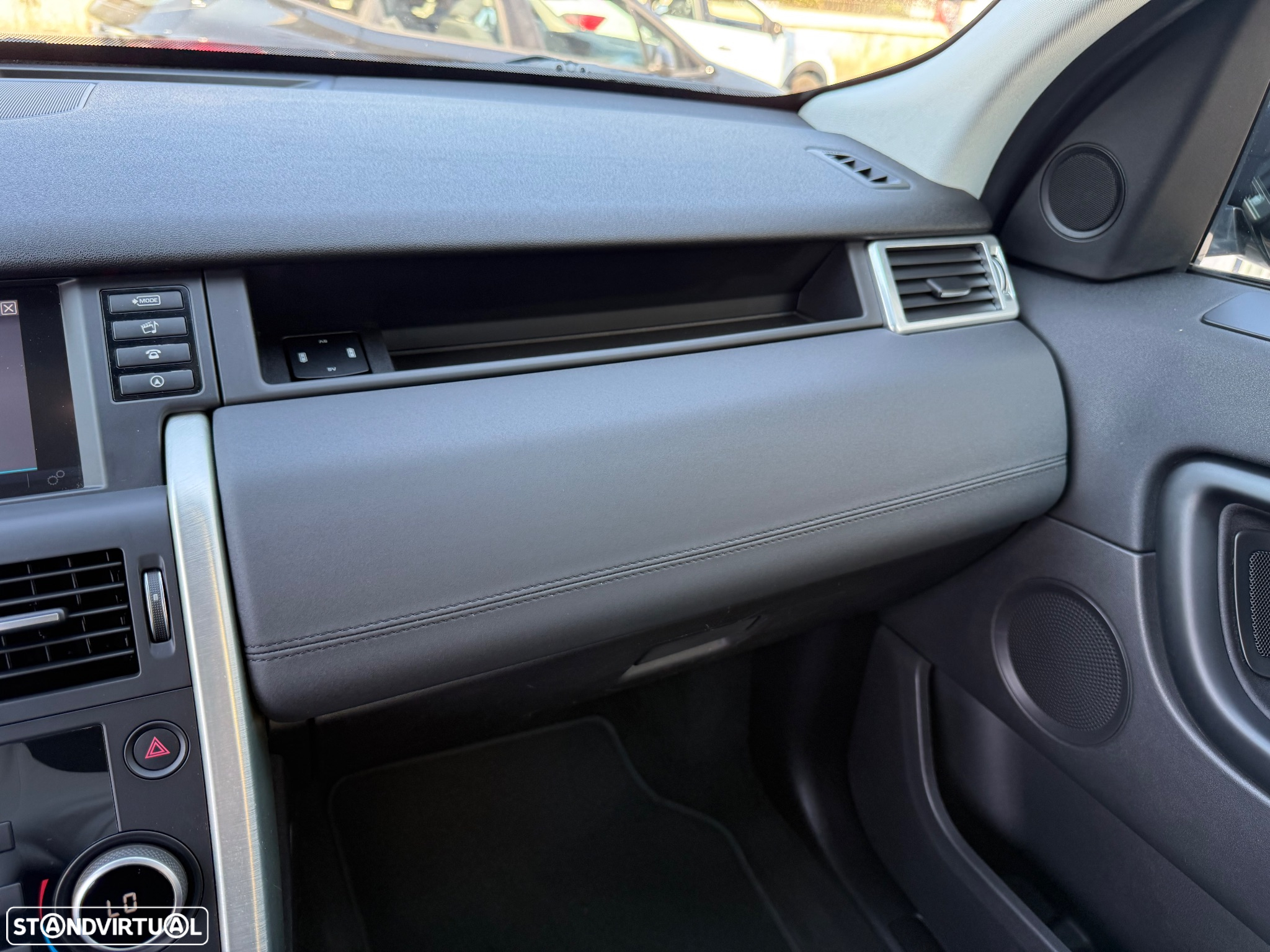 Land Rover Discovery Sport 2.0 eD4 HSE Luxury - 37