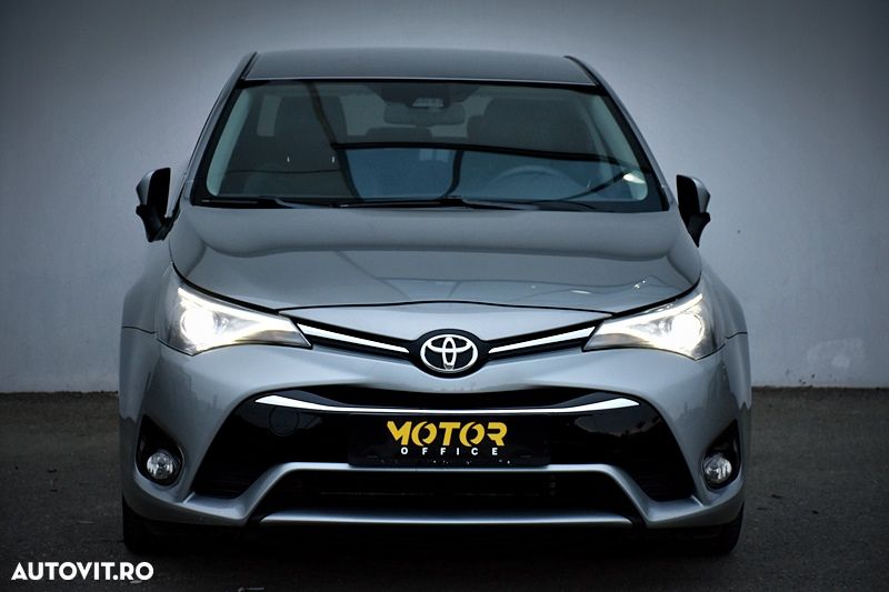 Toyota Avensis 2.0 D-4D Elegance - 2