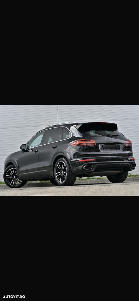 Porsche Cayenne 3.0 L - 7