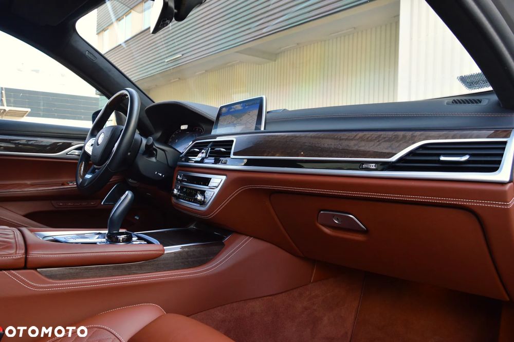 BMW Seria 7 M760Li xDrive V12 Excellence - 25