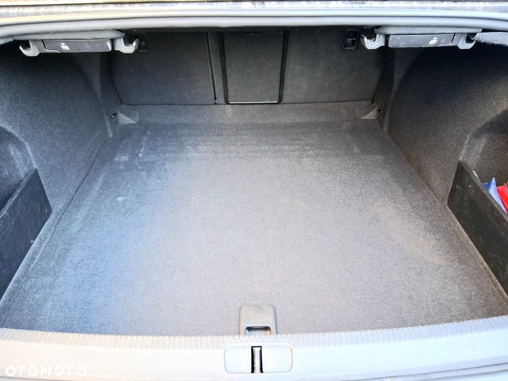 Volkswagen Passat 2.0 TSI Highline - 21