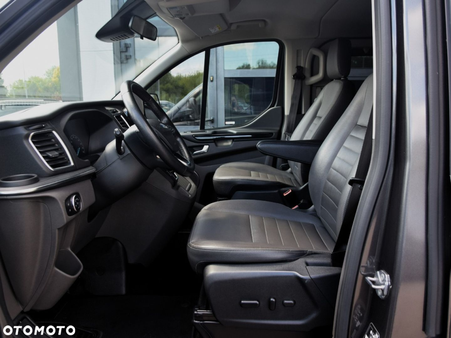 Ford Tourneo Custom - 5