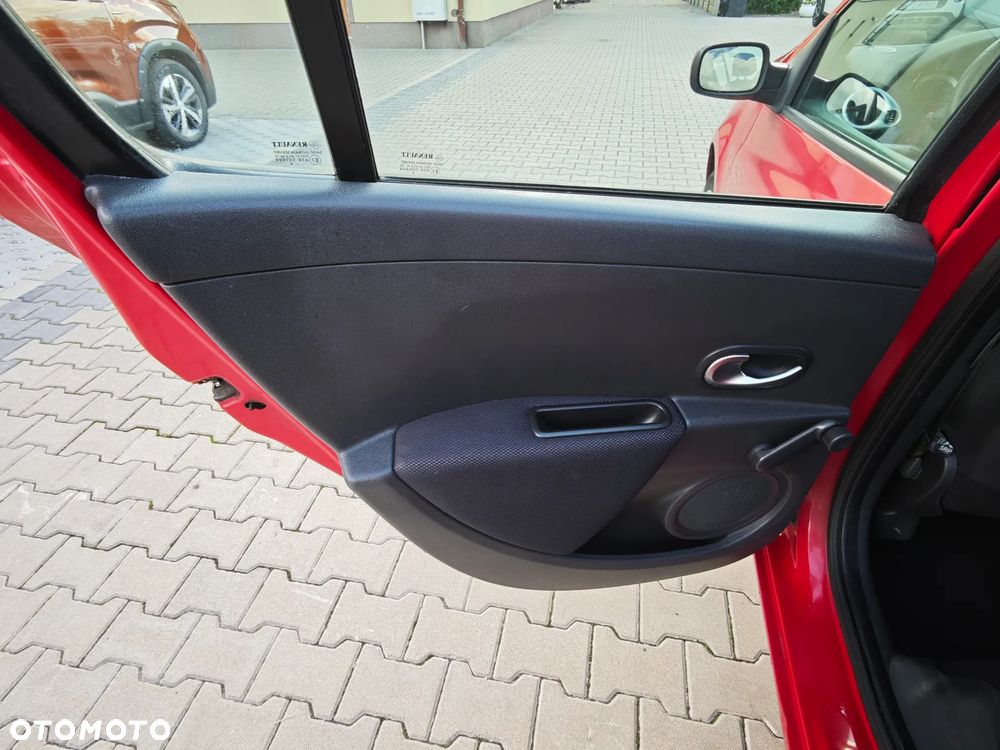 Renault Clio 1.6 16V Expression - 19