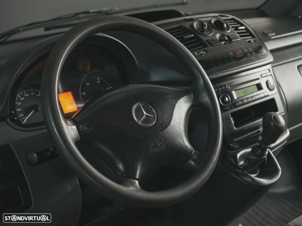 Mercedes-Benz VIT0 TOURER 110 CDi/32 6 LUGARES - 9