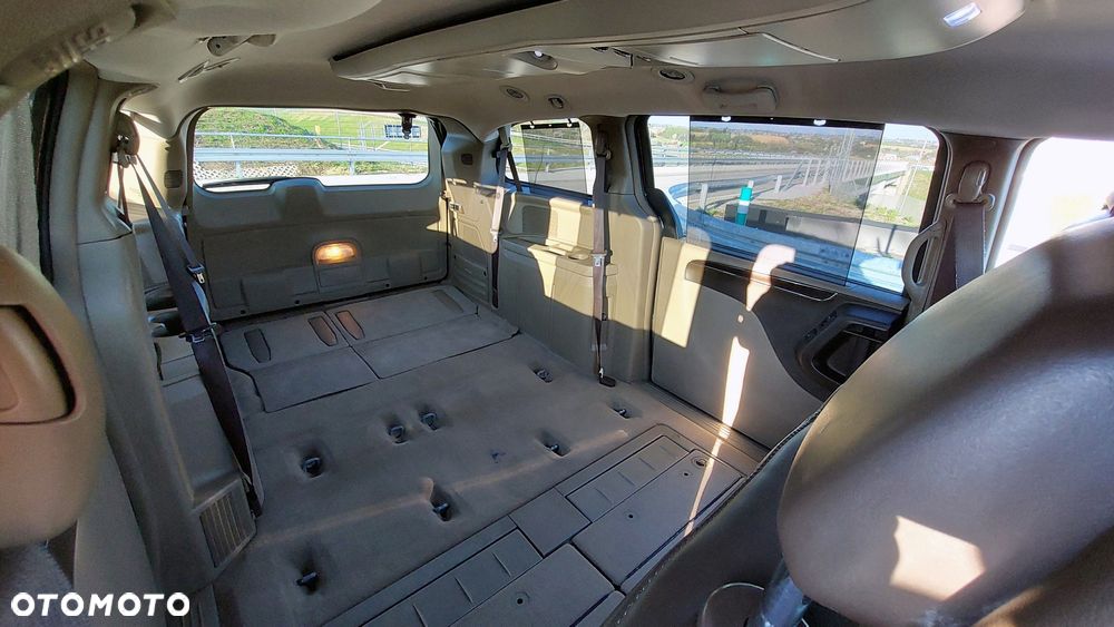 Lancia Voyager 3.6 Platinum - 28