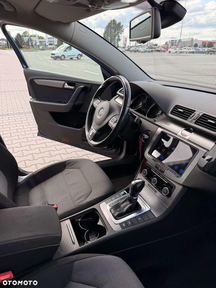 Volkswagen Passat 2.0 TDI Highline DSG - 23