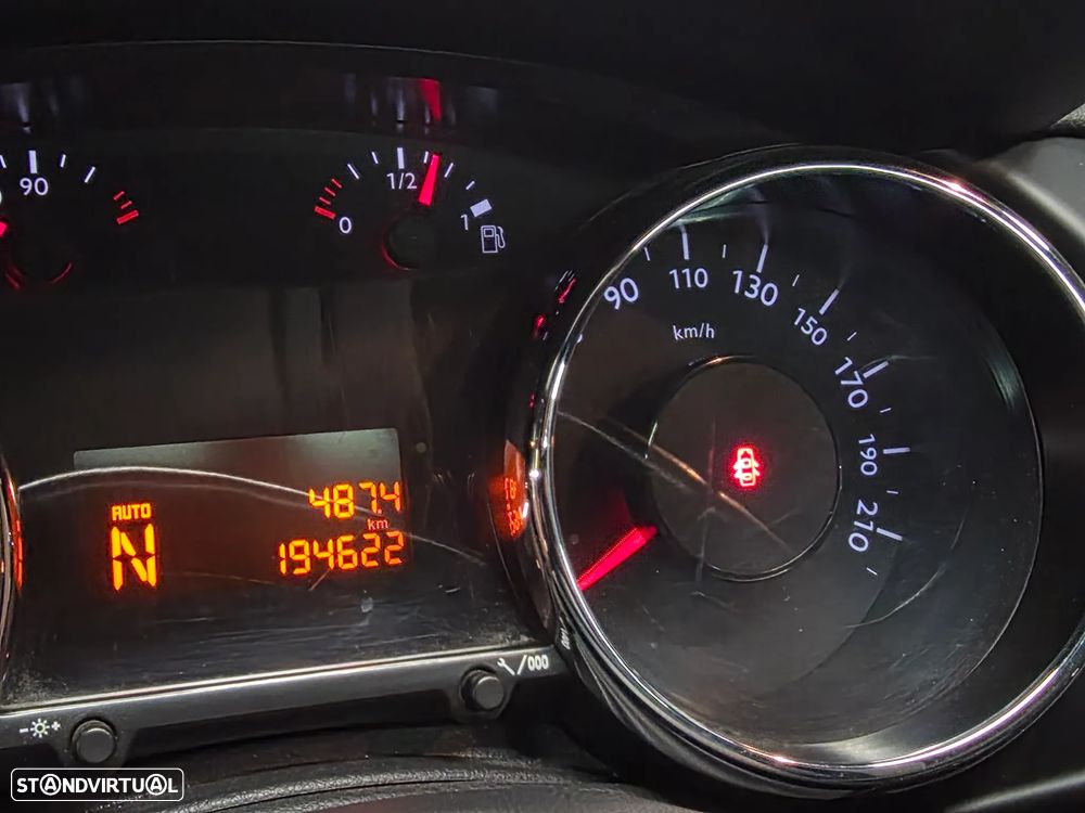 Peugeot 3008 1.6 e-HDi Sport CMP6 - 19