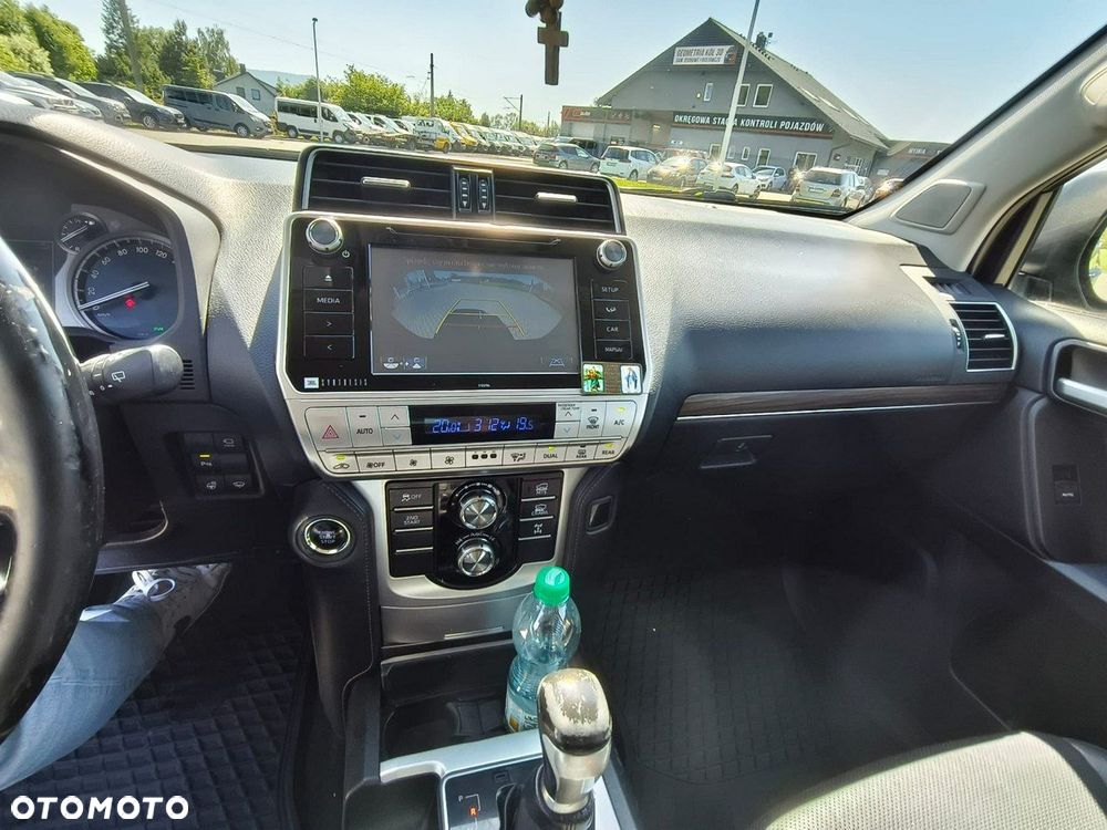 Toyota Land Cruiser - 11