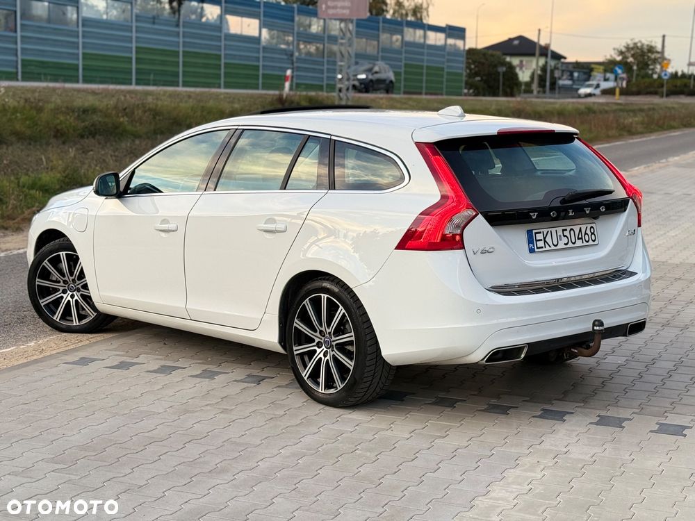Volvo V60 D6 AWD Plug-in Hybrid Summum - 8