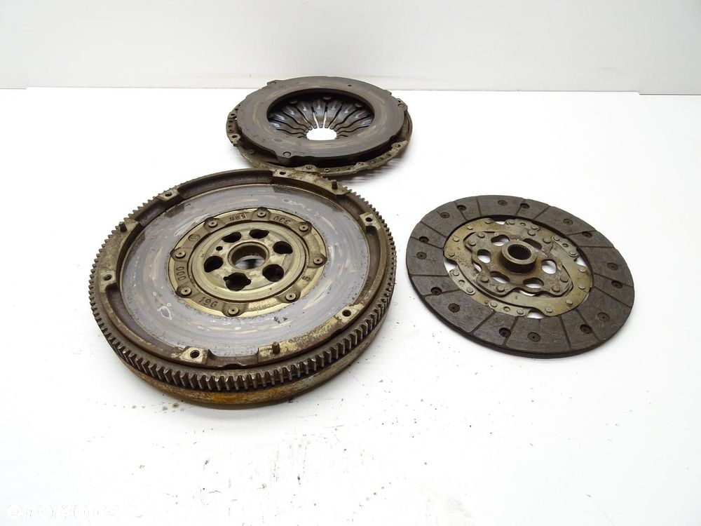 SPRZĘGŁO DWUMASOWE KOMPLET 04L141031C 1.6 TDI CLH AUDI A3 8V GOLF VII - 4