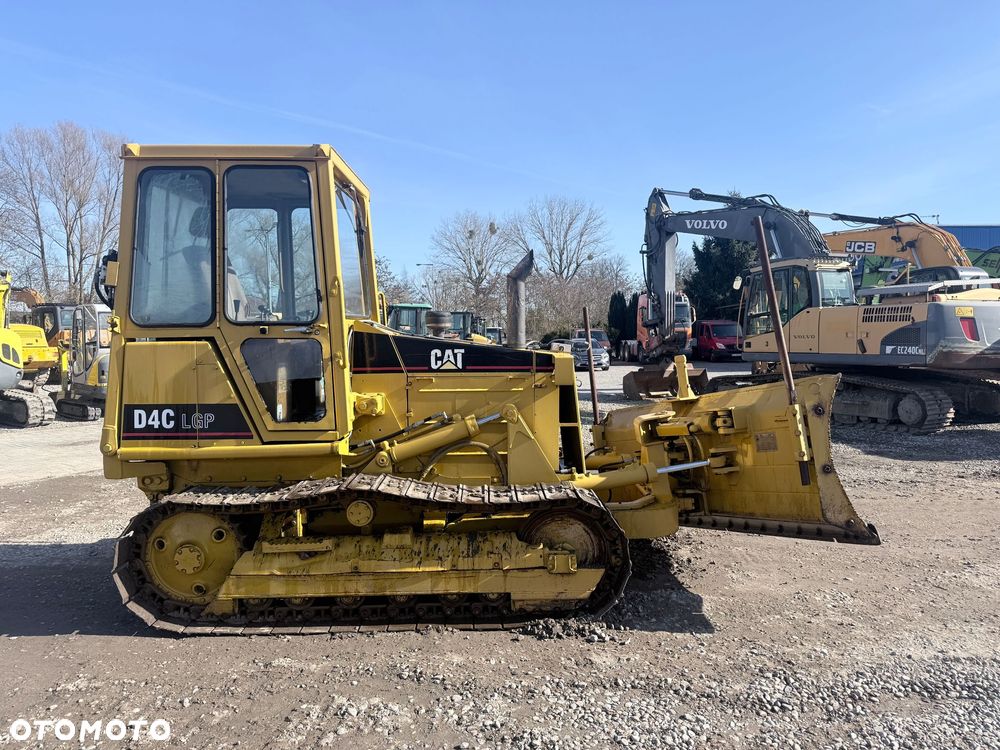 Caterpillar CAT D4C - 5