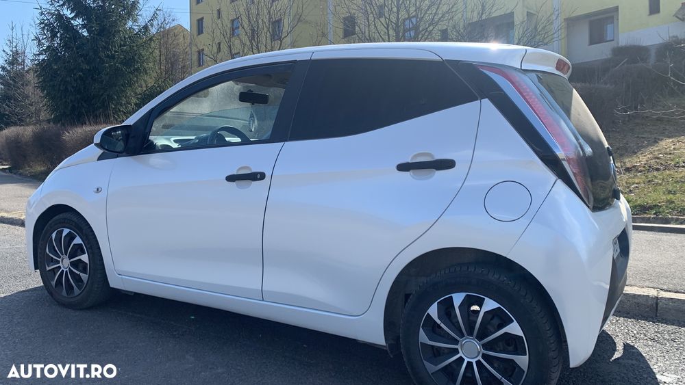 Toyota Aygo 1.0 Terra - 2