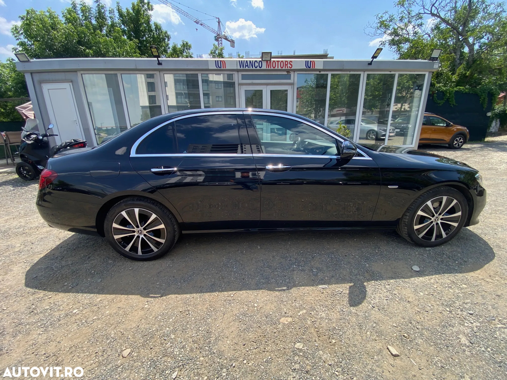 Mercedes-Benz E 220 d 4Matic 9G-TRONIC Sportstyle Edition - 4